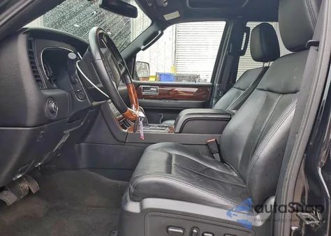 2016 Lincoln Navigator Select z USA, uszkodzony, nr VIN 5LMJJ2HT2GEL01662